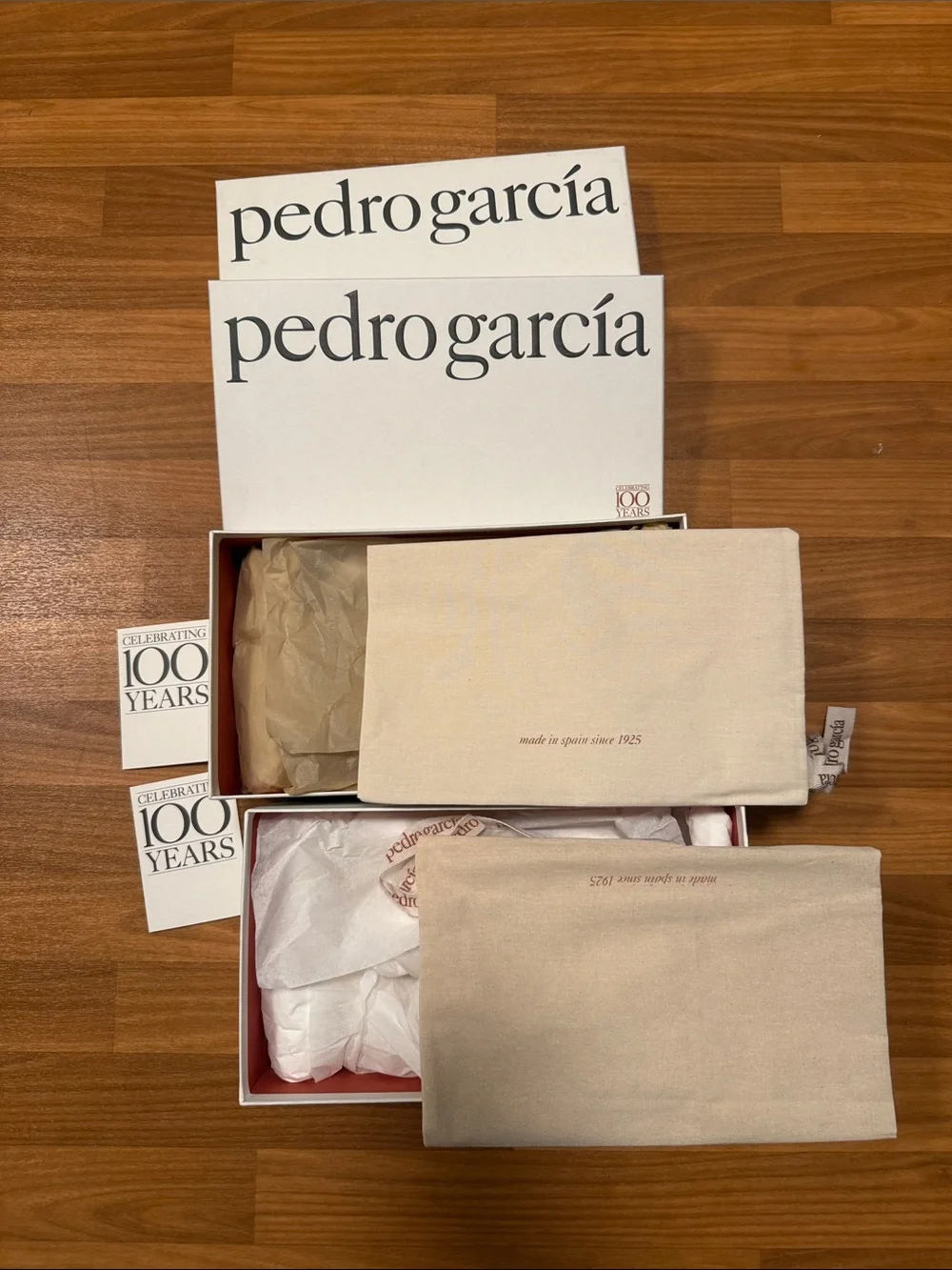 Pedro García Cream and White Shoe Box Set with Dust Bags - Picture 2 of 3
